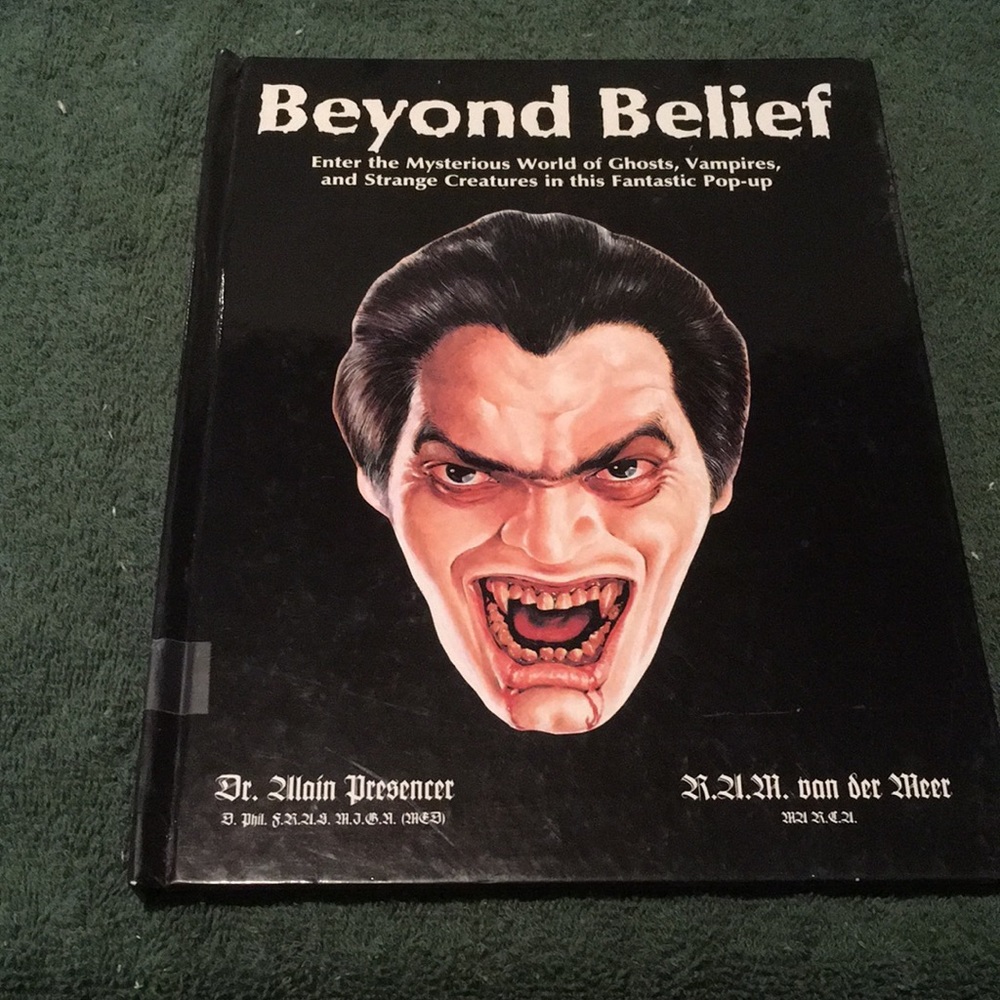 VTG 1991 “Beyond Belief” Hardcover Pop-up Book